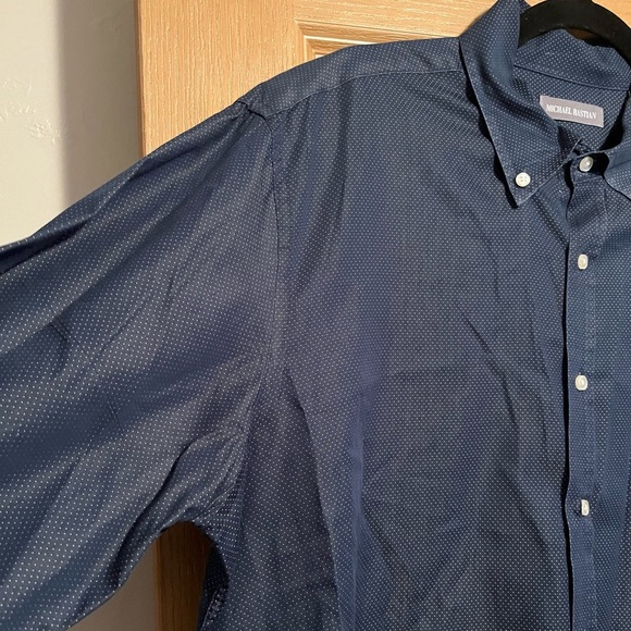 Men's Slim Fit Spread Collar Dress Shirt - Picture 9 of 16